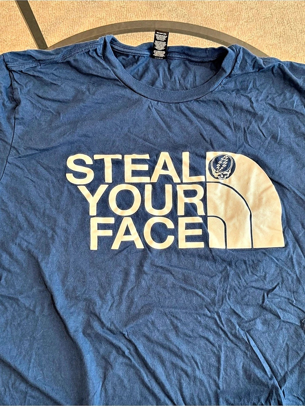 Shakedown Street Merch: Grateful Dead Steal Your Face Graphic Tee 3XL